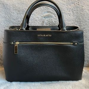 Michael Kors Hailee MD satchel